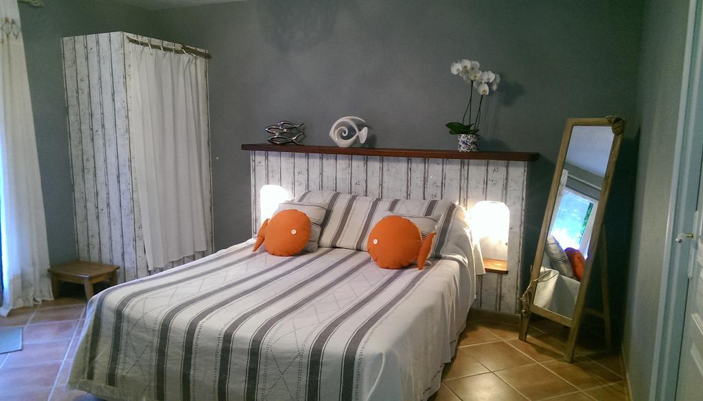 Les Glycines Bed & Breakfast Grimaud Exterior photo