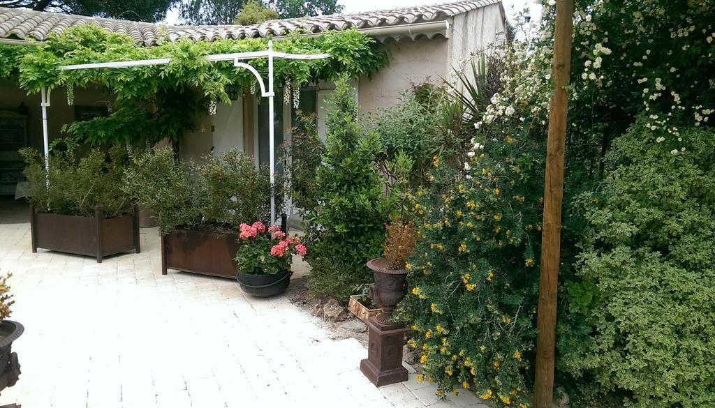 Les Glycines Bed & Breakfast Grimaud Exterior photo
