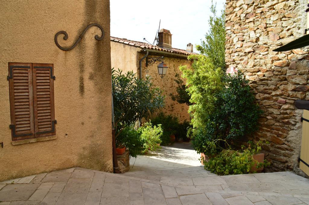 Les Glycines Bed & Breakfast Grimaud Exterior photo