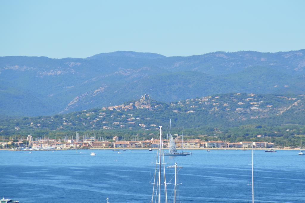 Les Glycines Bed & Breakfast Grimaud Exterior photo