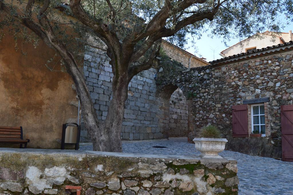 Les Glycines Bed & Breakfast Grimaud Exterior photo