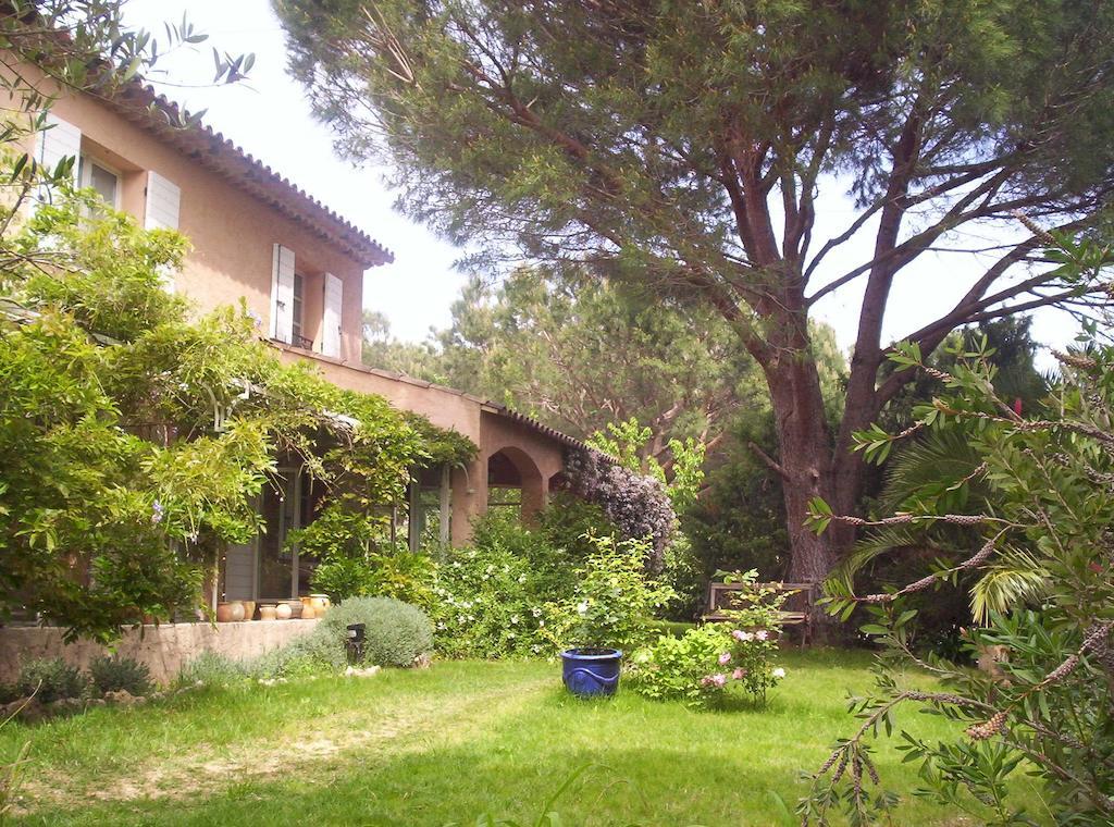 Les Glycines Bed & Breakfast Grimaud Exterior photo