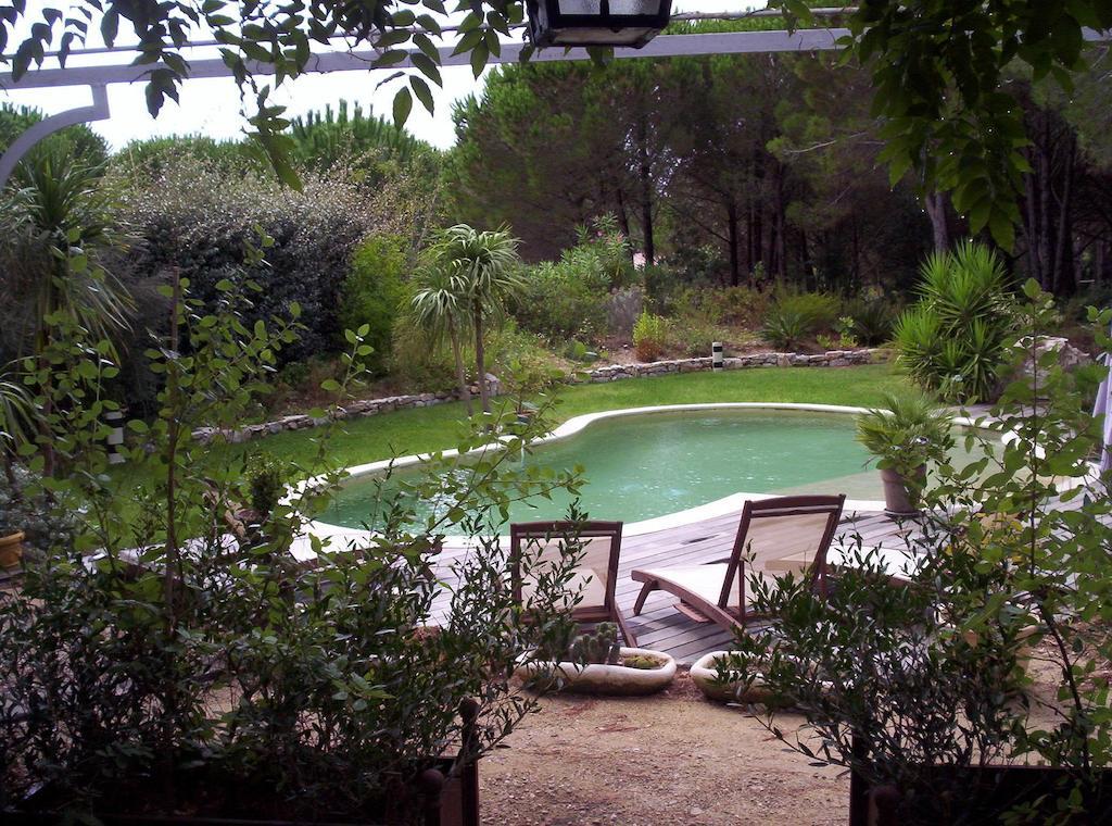 Les Glycines Bed & Breakfast Grimaud Exterior photo